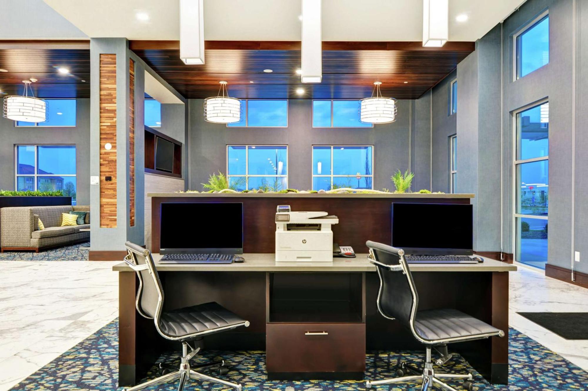Embassy Suites By Hilton Plainfield Indianapolis Airport Exterior photo