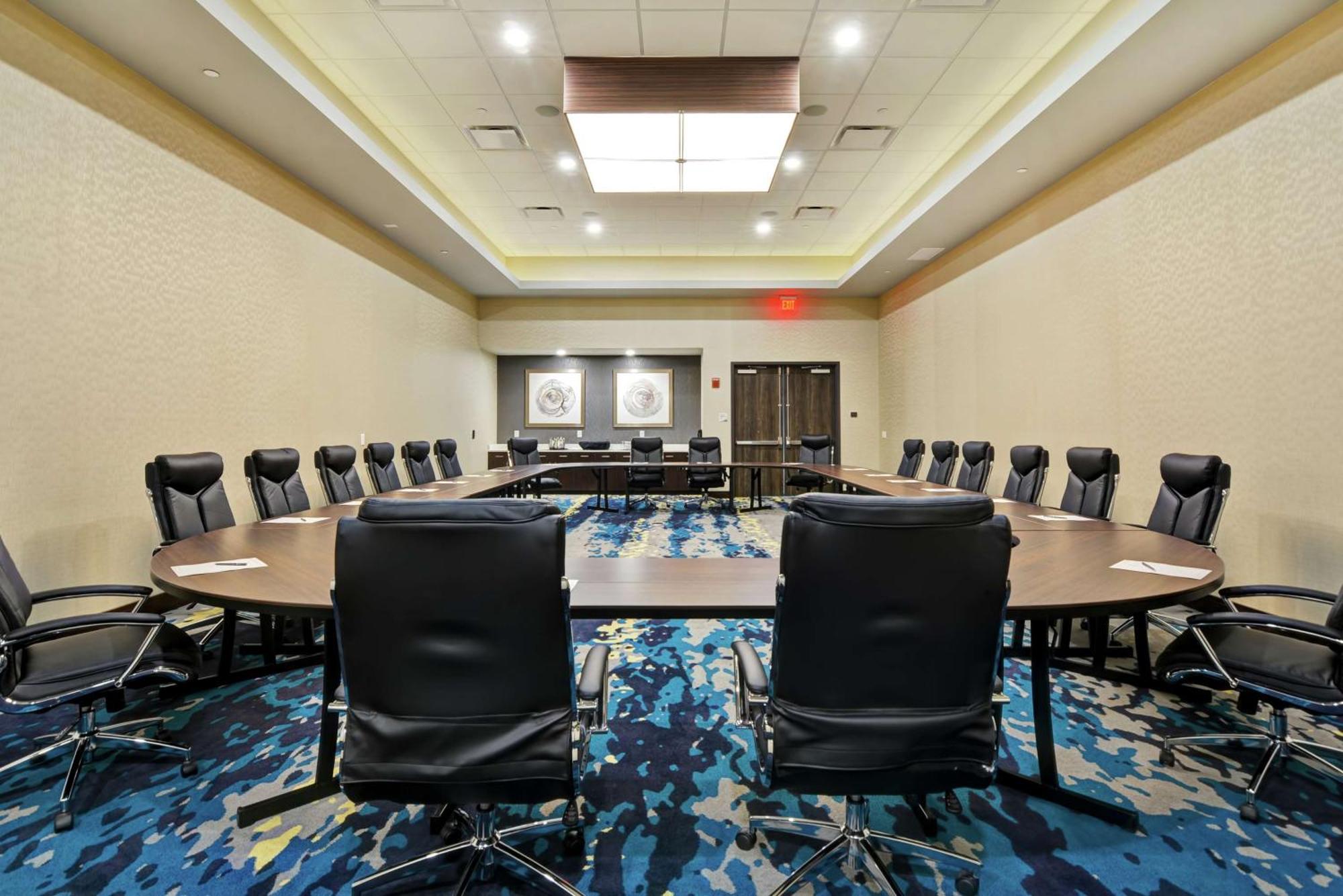 Embassy Suites By Hilton Plainfield Indianapolis Airport Exterior photo