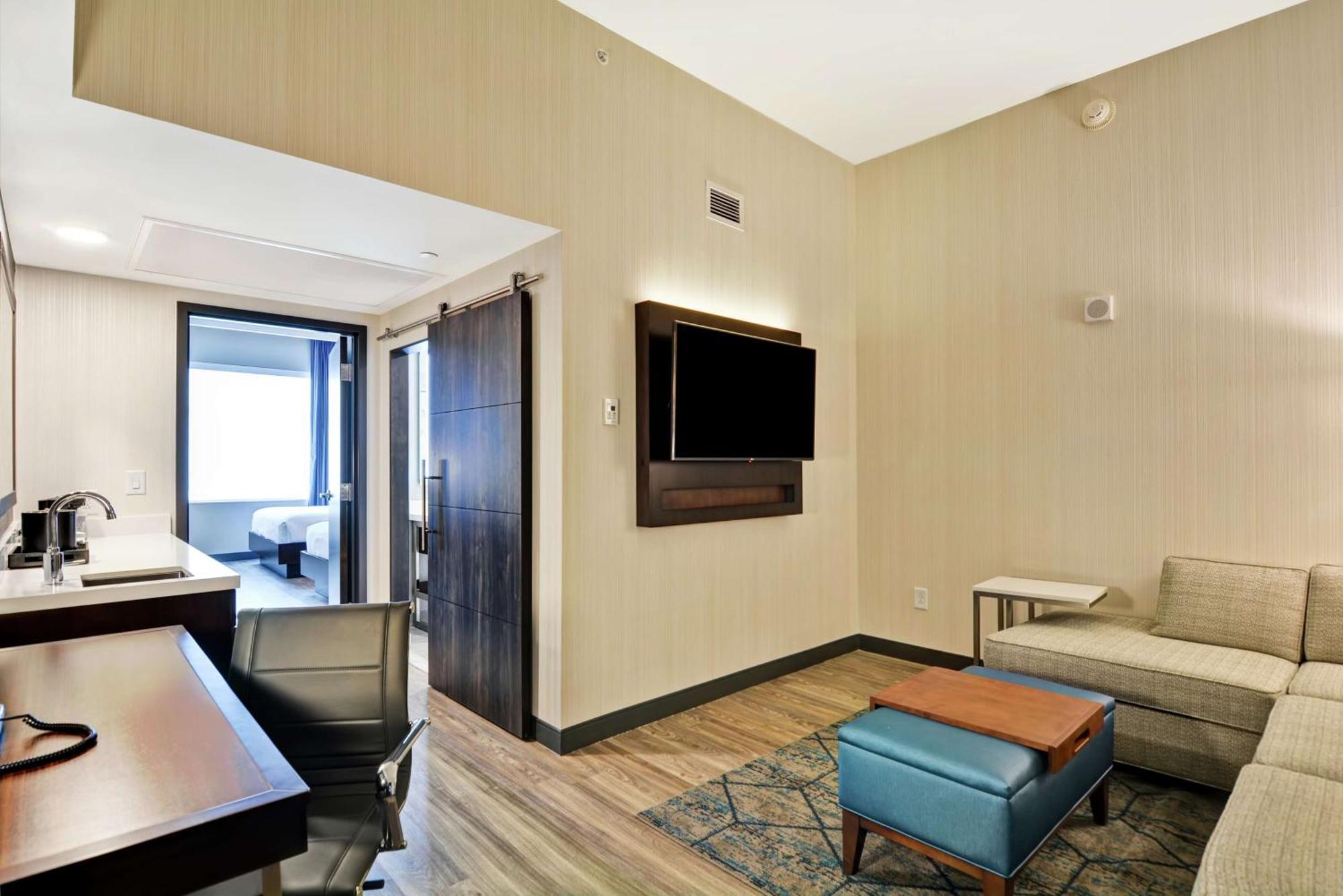 Embassy Suites By Hilton Plainfield Indianapolis Airport Exterior photo