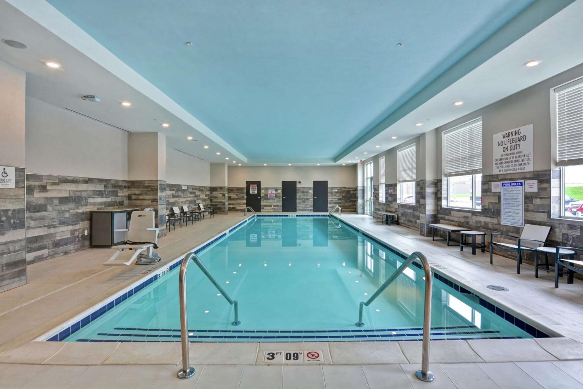 Embassy Suites By Hilton Plainfield Indianapolis Airport Exterior photo