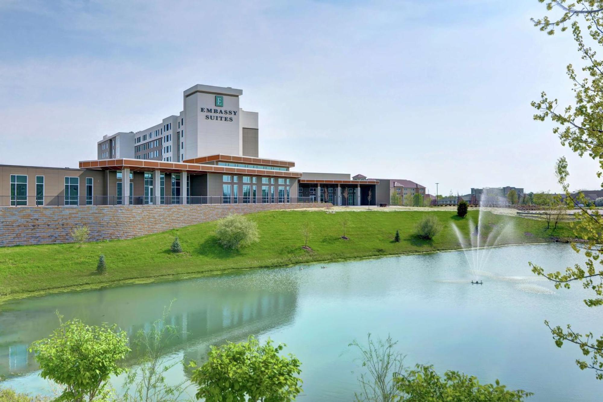 Embassy Suites By Hilton Plainfield Indianapolis Airport Exterior photo