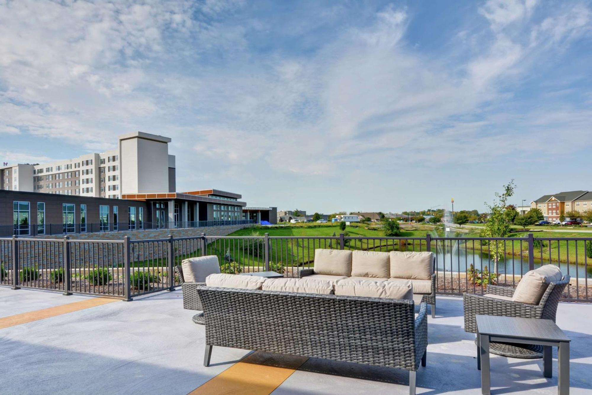 Embassy Suites By Hilton Plainfield Indianapolis Airport Exterior photo