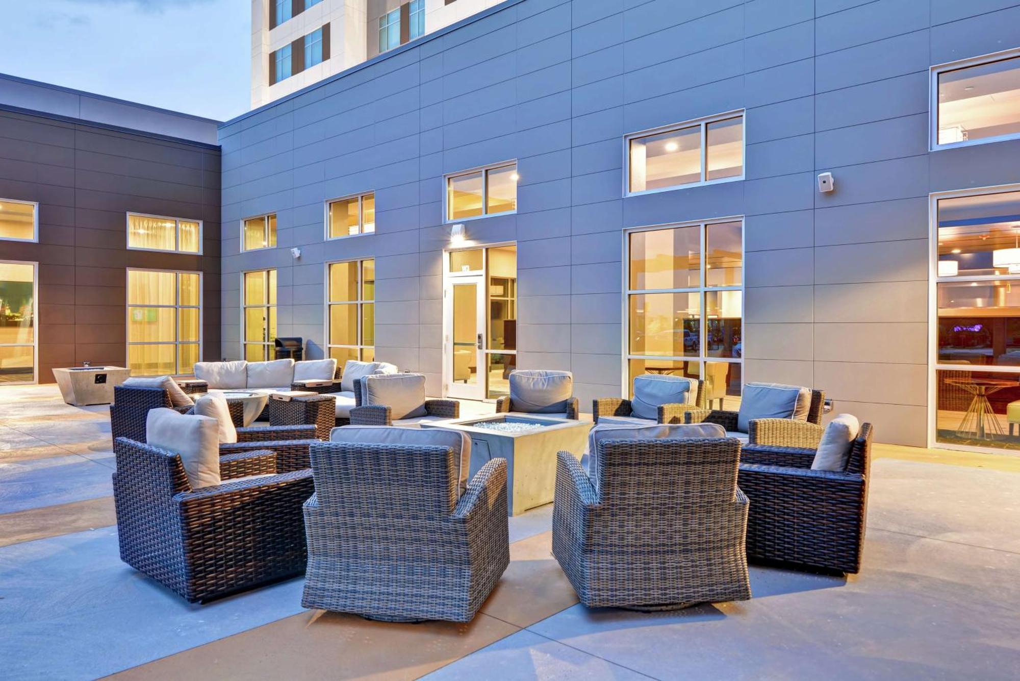 Embassy Suites By Hilton Plainfield Indianapolis Airport Exterior photo